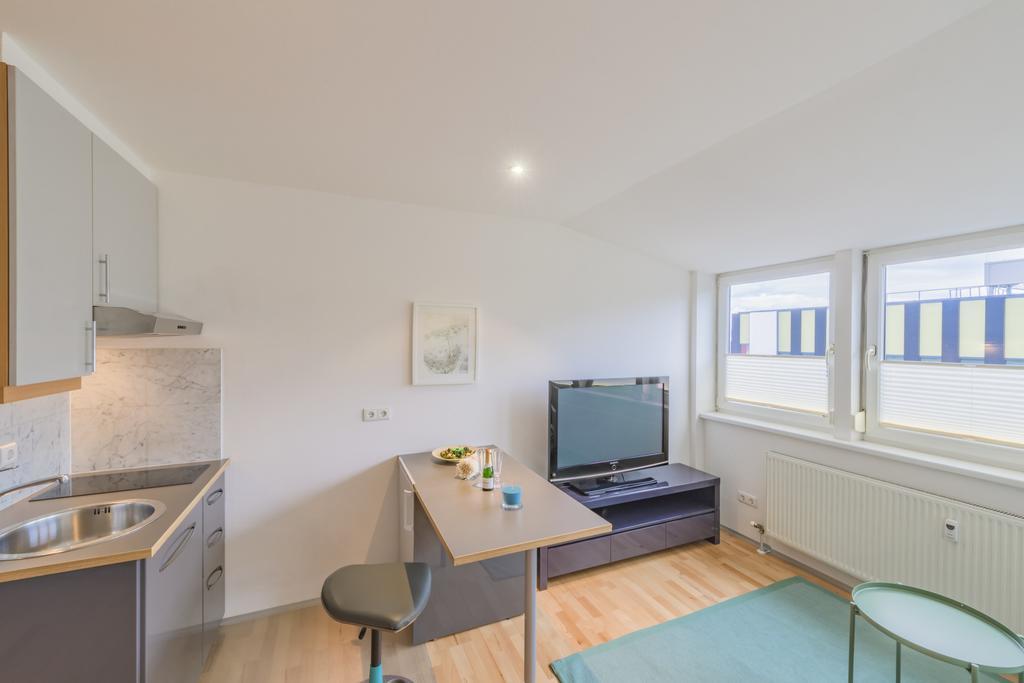 Maisonette Apartment Am Bahnhof - Adults Only Innsbruck Exterior photo