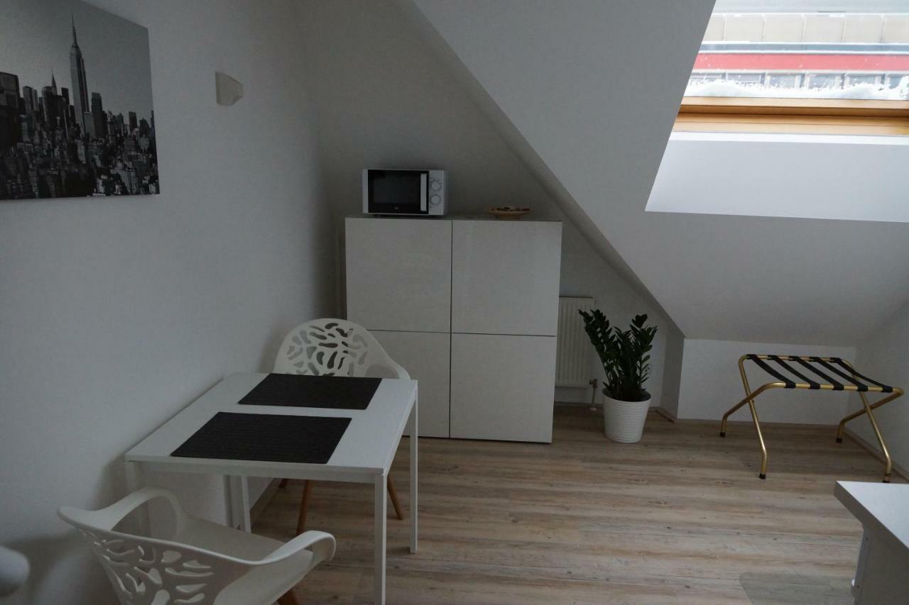 Maisonette Apartment Am Bahnhof - Adults Only Innsbruck Exterior photo